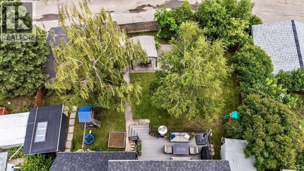 Photo 43 of 976 Canaveral Crescent Sw, Calgary AB
