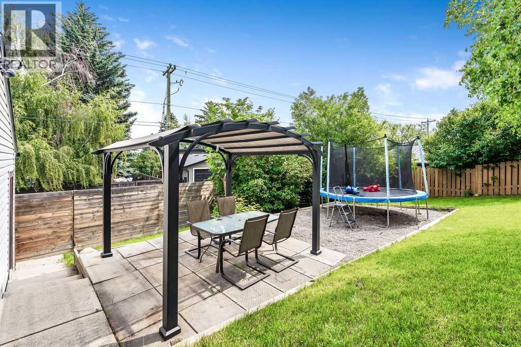 Photo 39 of 976 Canaveral Crescent Sw, Calgary AB