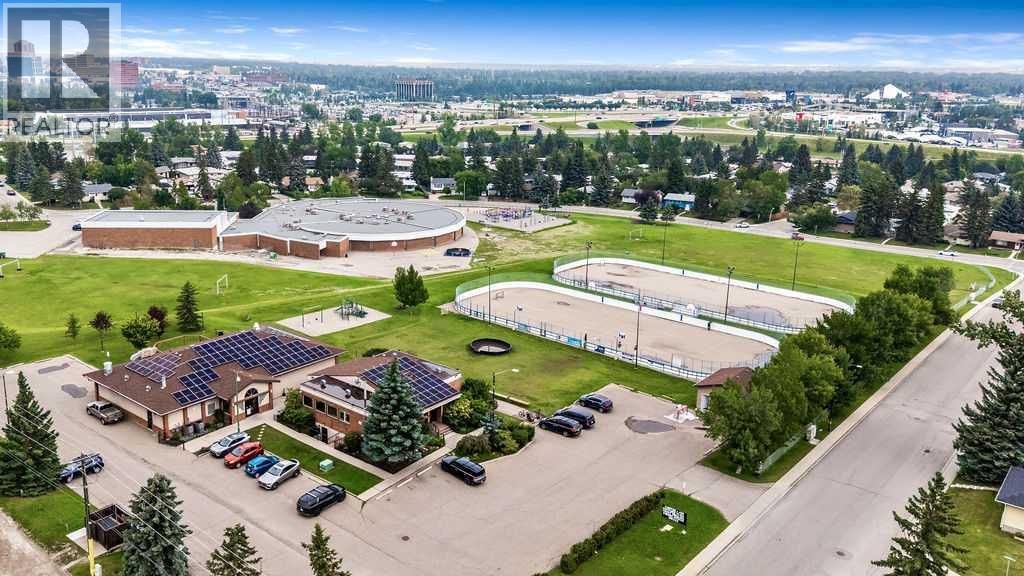 Photo 48 of 976 Canaveral Crescent Sw, Calgary AB