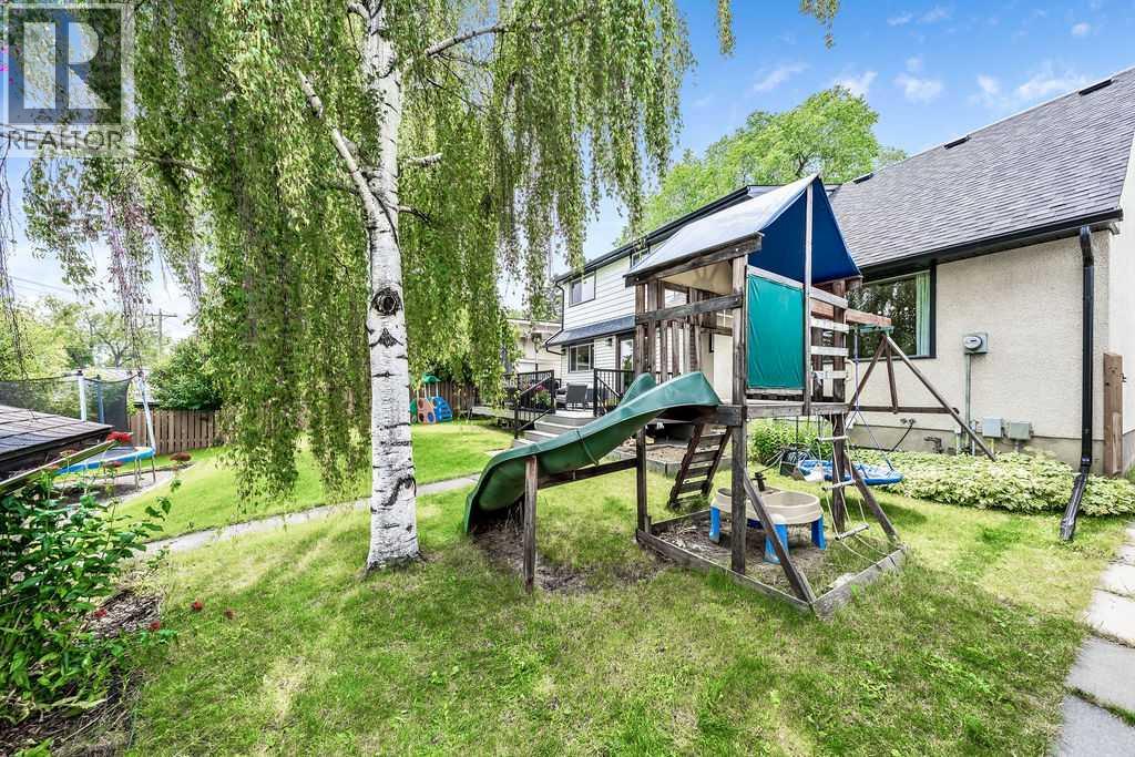 Photo 38 of 976 Canaveral Crescent Sw, Calgary AB