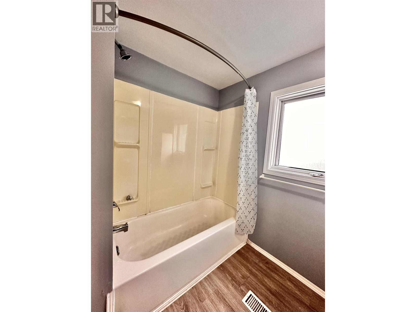 1144 4TH AVENUE, Valemount