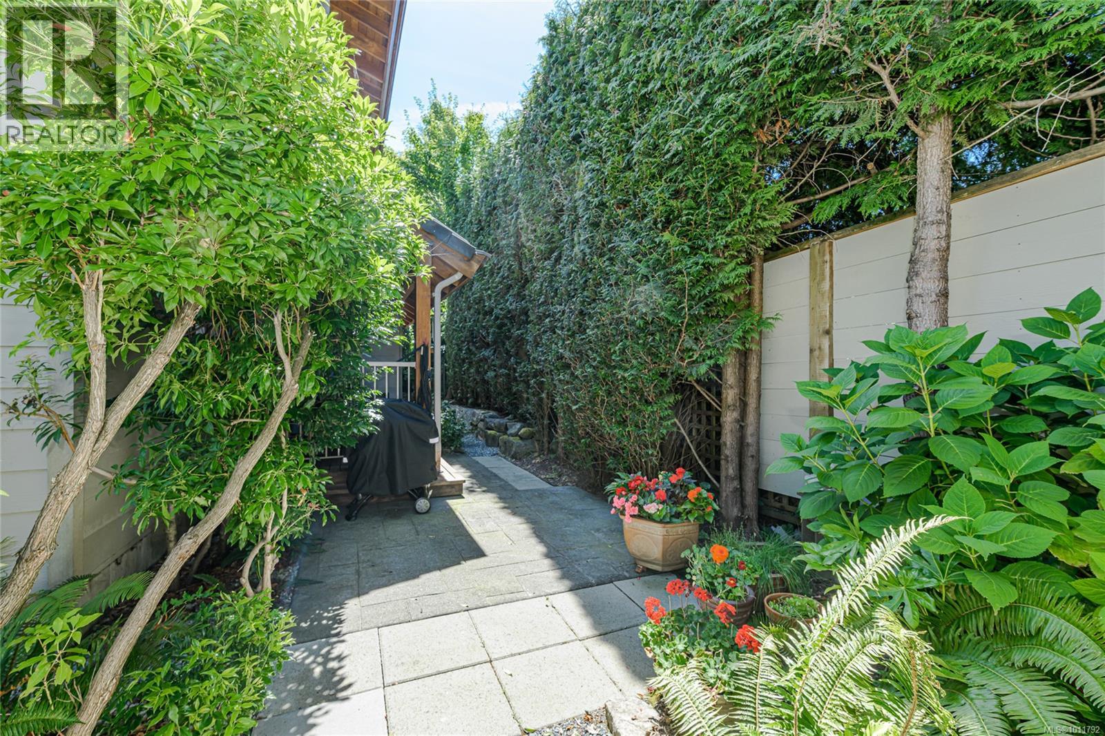 10 115 Upper Ganges Road, Salt Spring