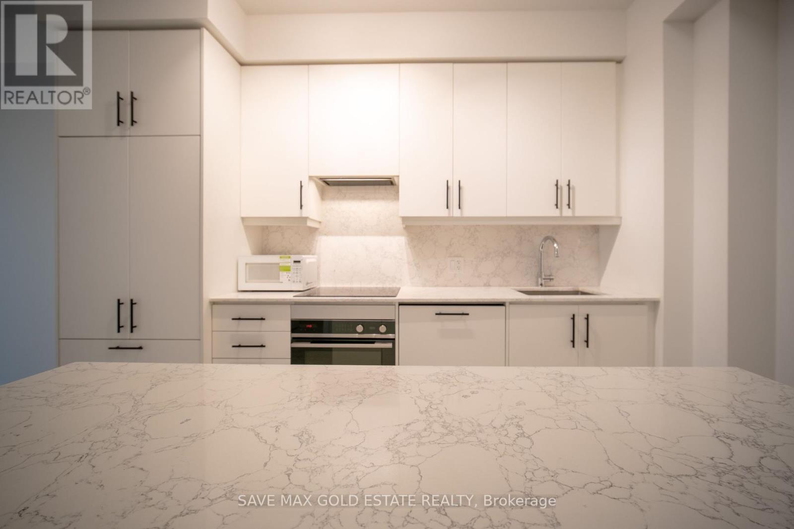 Photo 5 of 809 30 Elm Drive W, Mississauga ON