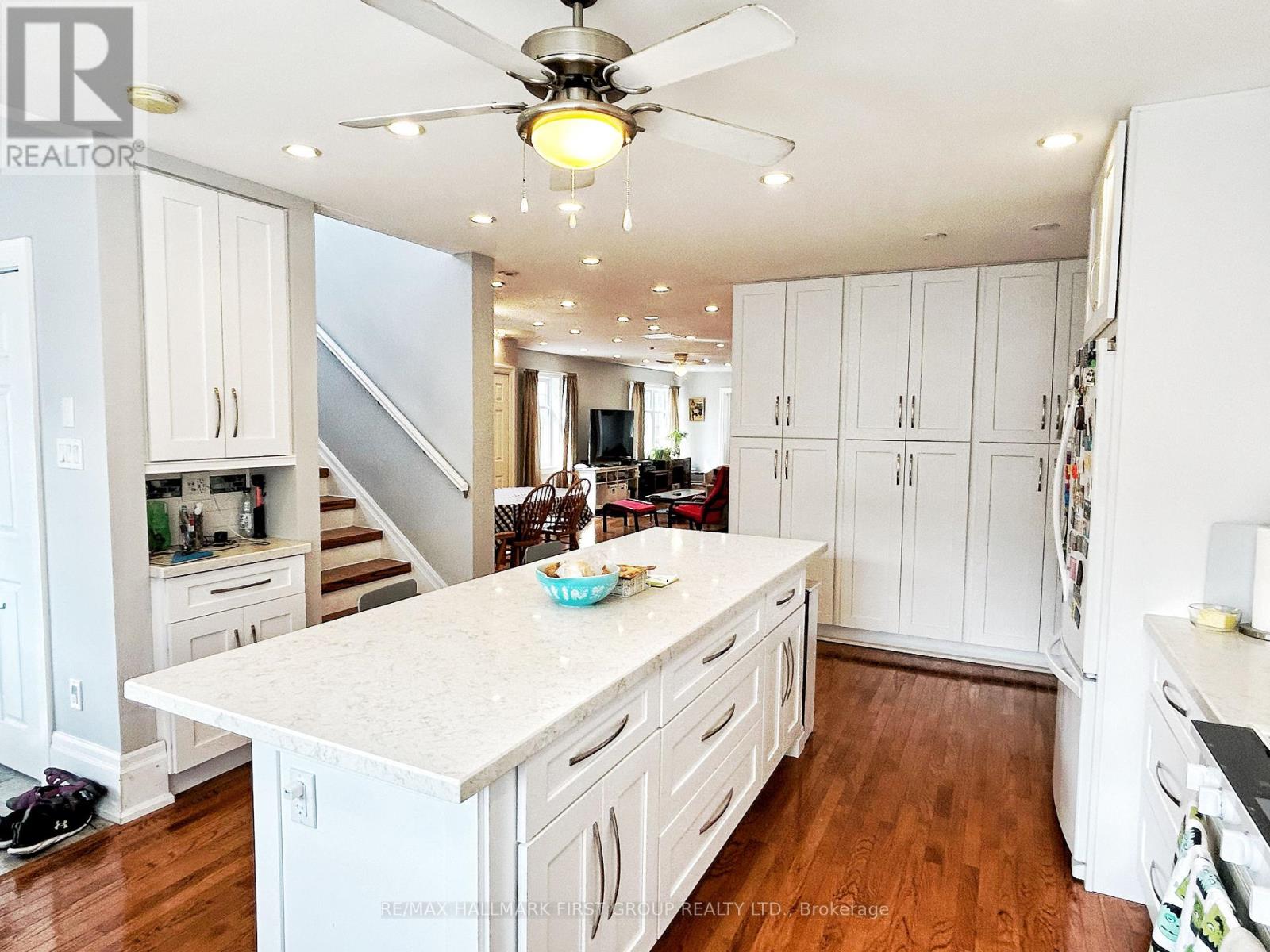 Photo 13 of 57 Wendell Avenue, Toronto ON