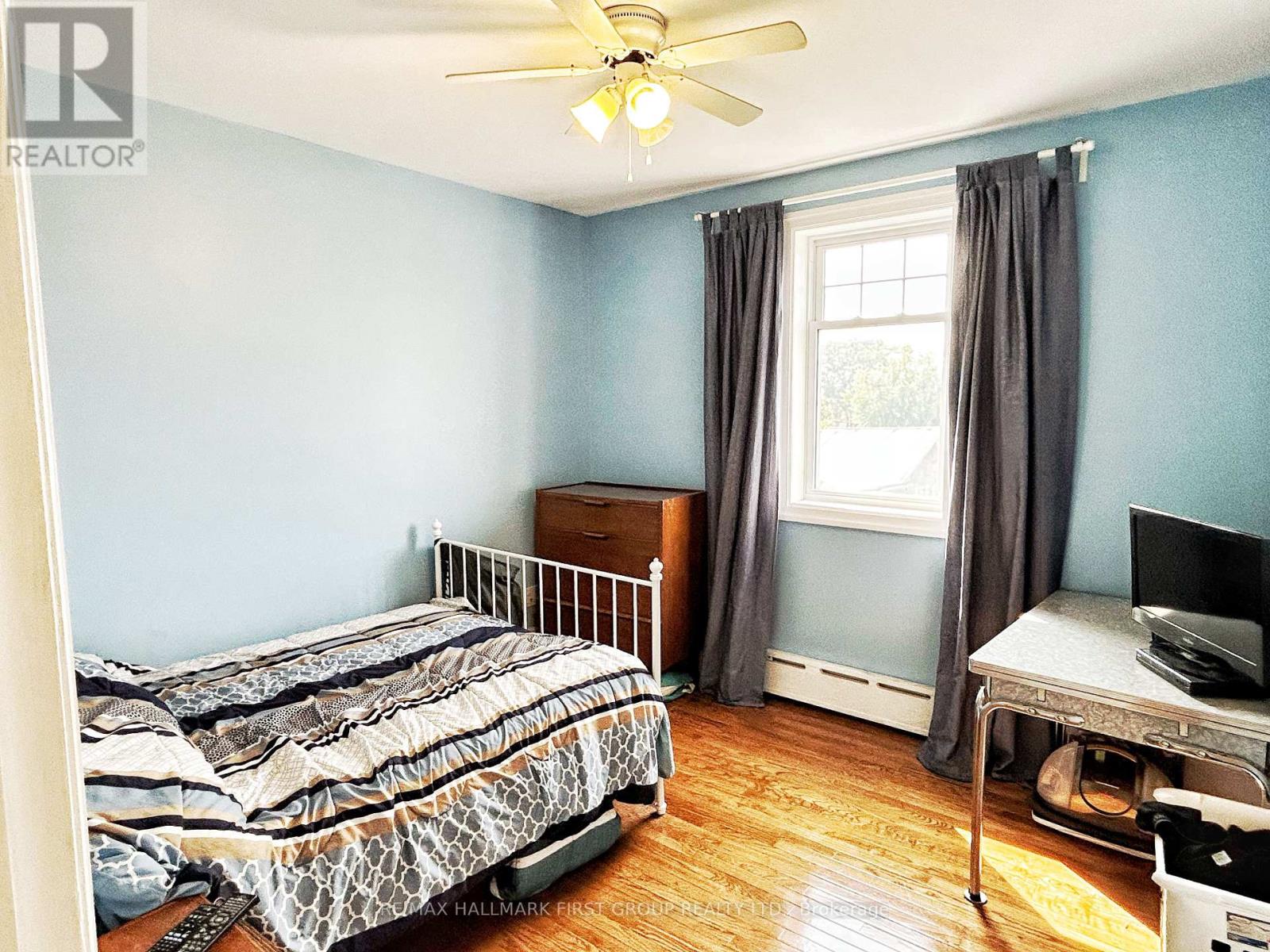Photo 18 of 57 Wendell Avenue, Toronto ON