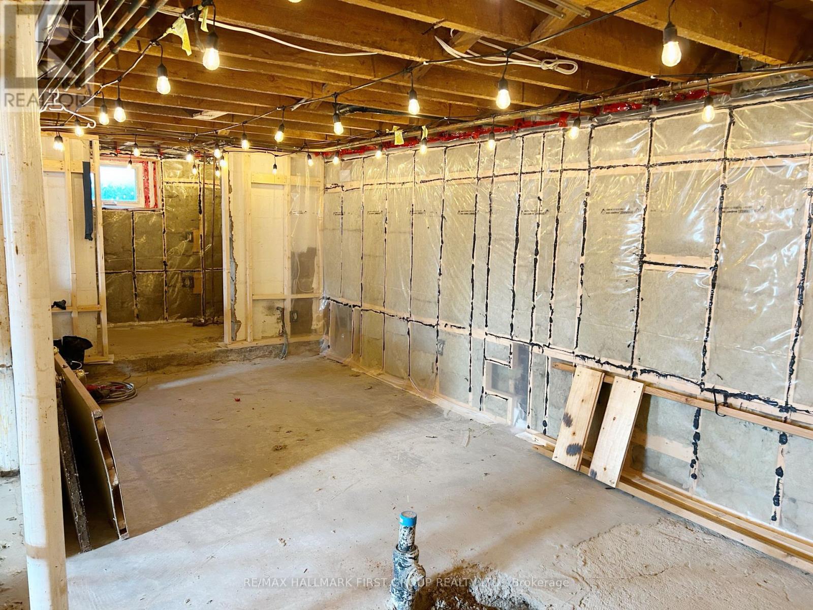 Photo 31 of 57 Wendell Avenue, Toronto ON