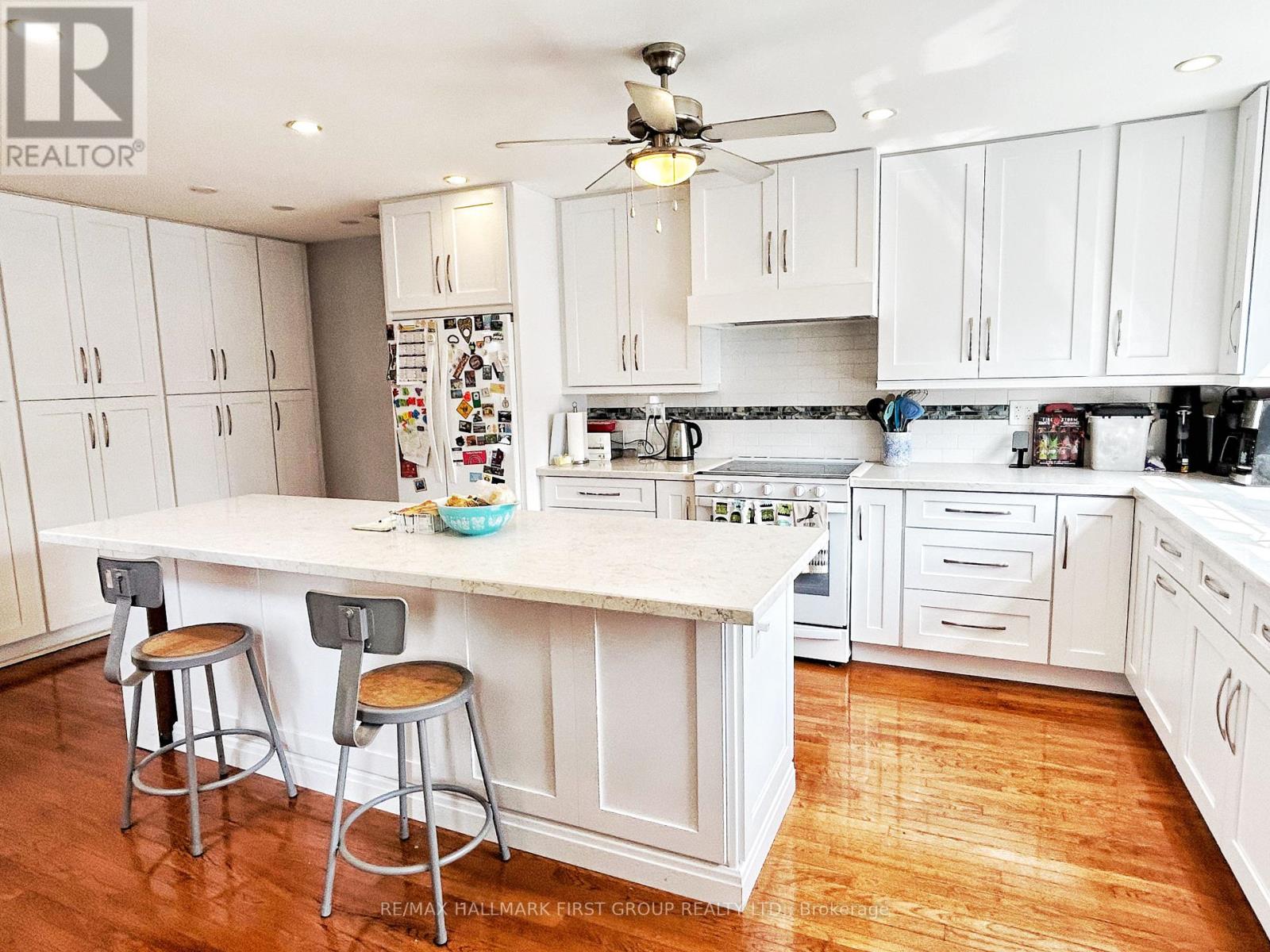 Photo 7 of 57 Wendell Avenue, Toronto ON