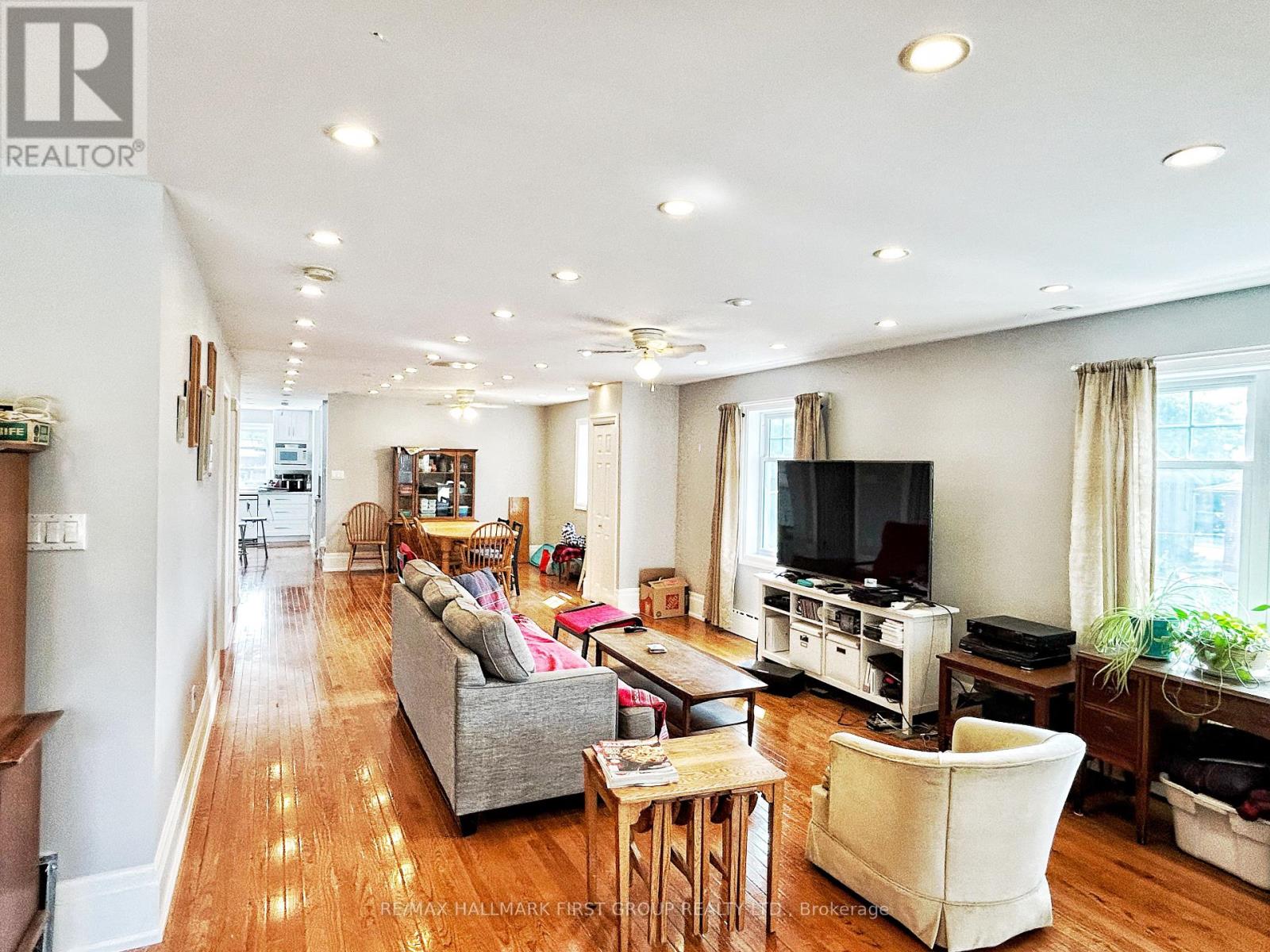Photo 8 of 57 Wendell Avenue, Toronto ON