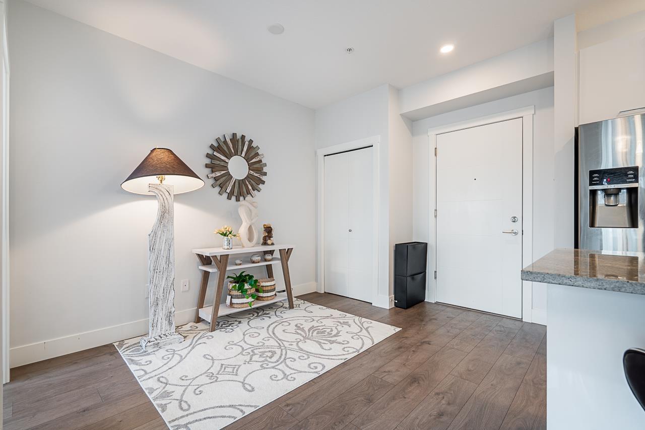 Photo 3 of 405 5485 Brydon Crescent, Langley BC