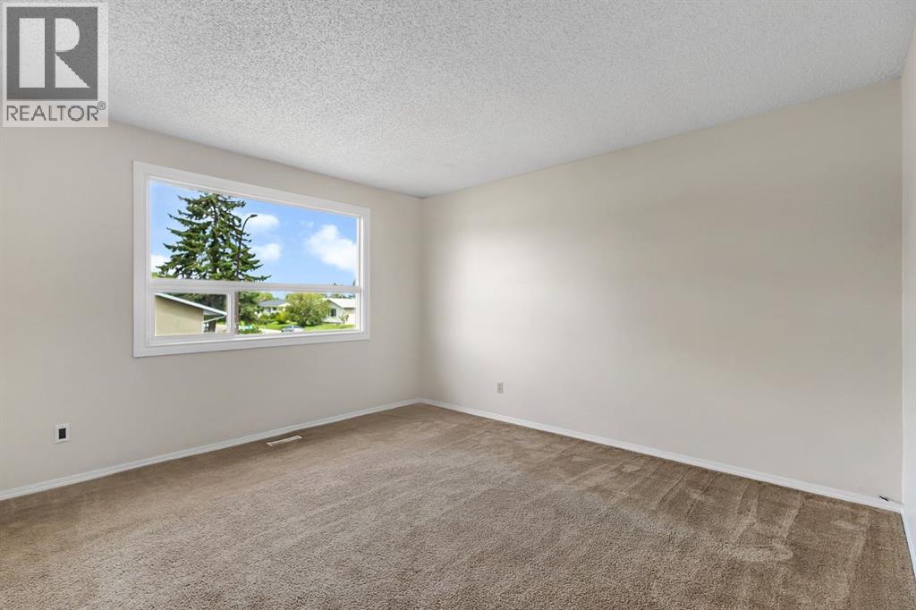 Photo 13 of 68 Pennsburg Way Se, Calgary AB