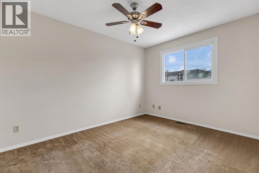 Photo 26 of 68 Pennsburg Way Se, Calgary AB