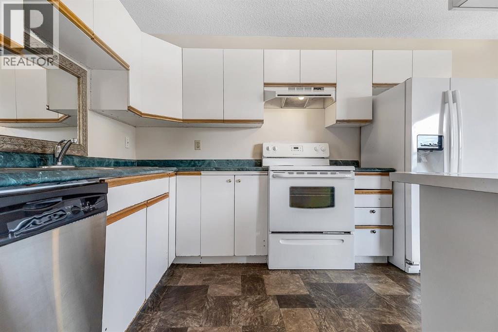 Photo 21 of 68 Pennsburg Way Se, Calgary AB