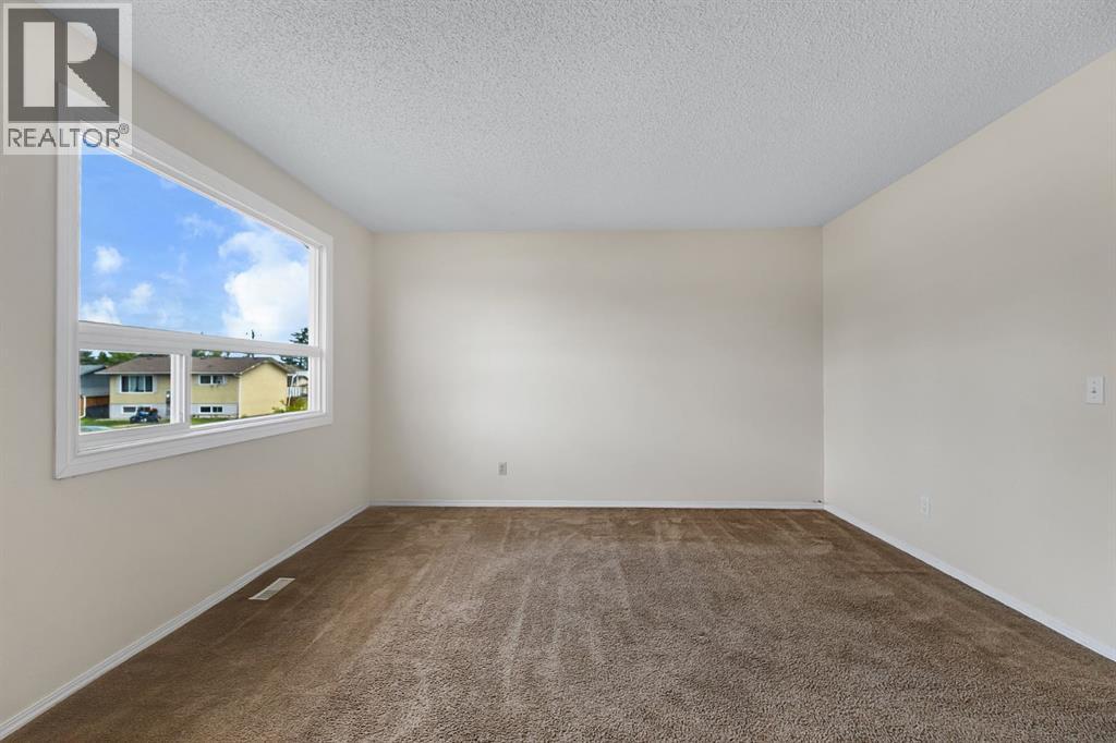 Photo 14 of 68 Pennsburg Way Se, Calgary AB