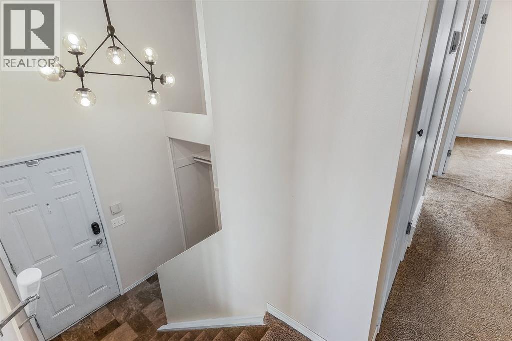 Photo 11 of 68 Pennsburg Way Se, Calgary AB