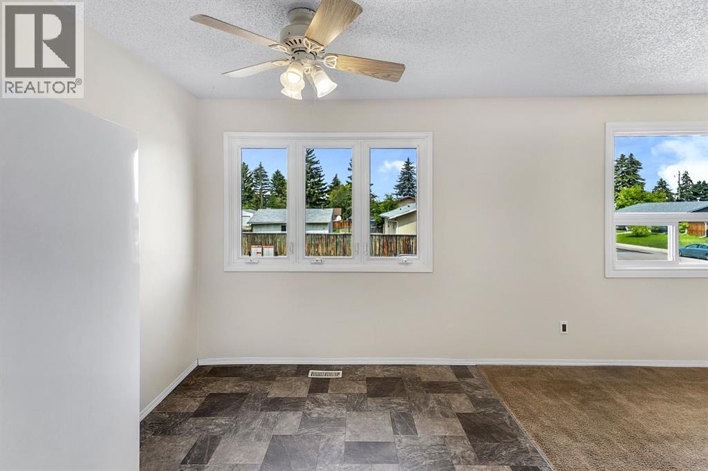 Photo 23 of 68 Pennsburg Way Se, Calgary AB