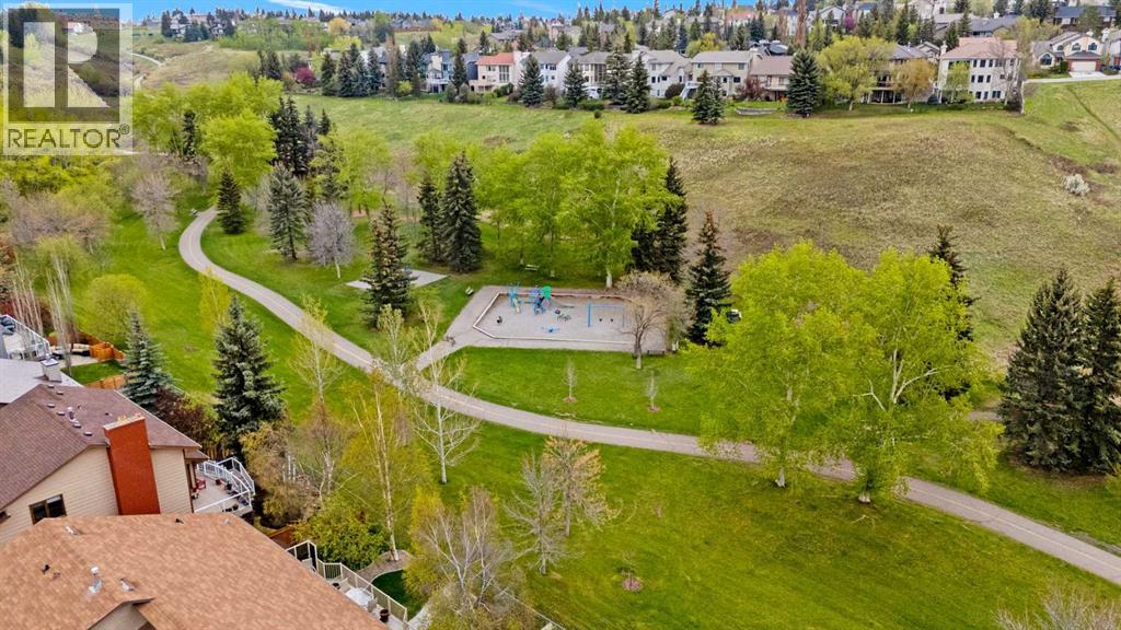 Single Family House 4 Level for Sale in  Edgebyne Crescent NW Edgemont Calgary 