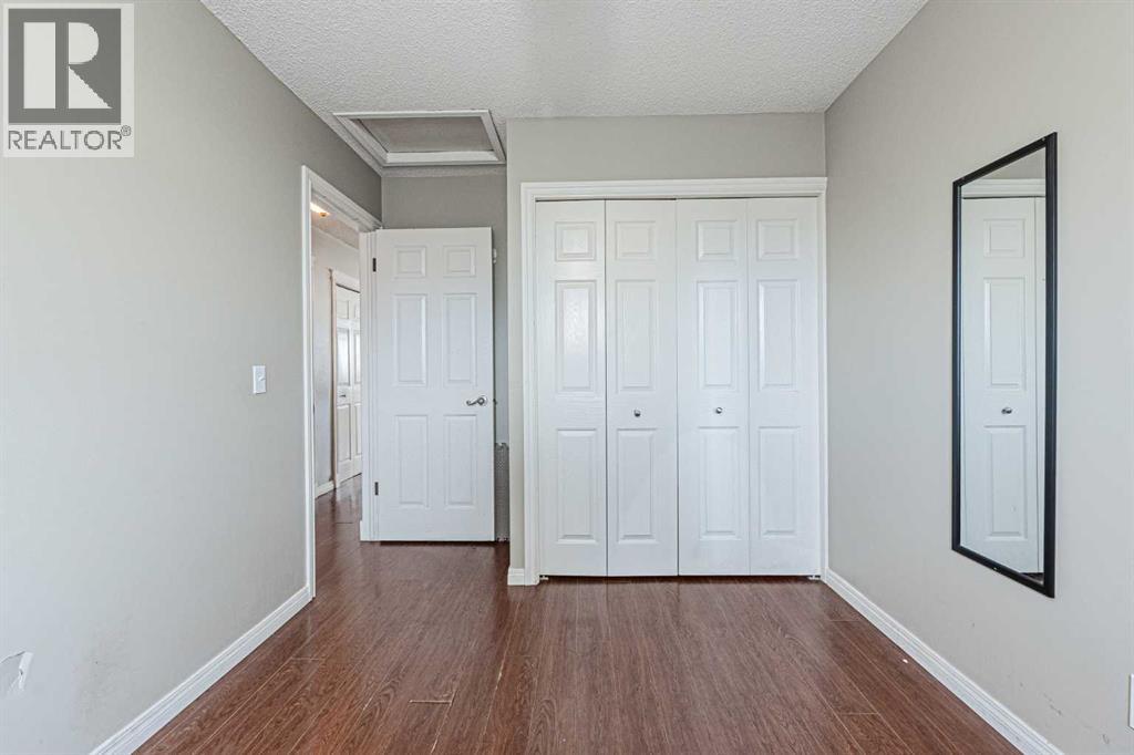Single Family House Bi-level for Sale in  Appleside Close SE Applewood Park Calgary 