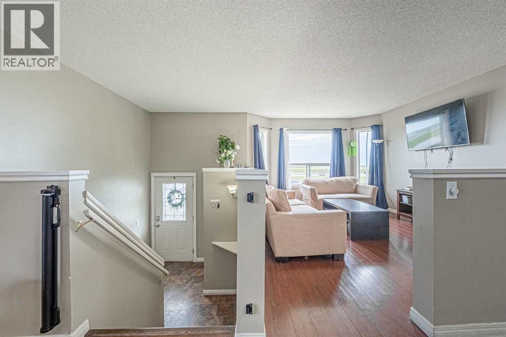 Single Family House Bi-level for Sale in  Appleside Close SE Applewood Park Calgary 