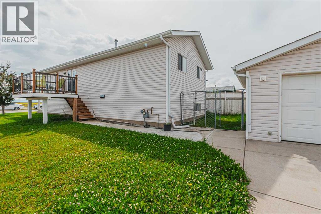 Single Family House Bi-level for Sale in  Appleside Close SE Applewood Park Calgary 