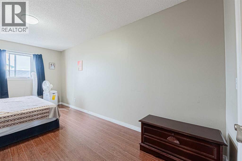 Single Family House Bi-level for Sale in  Appleside Close SE Applewood Park Calgary 