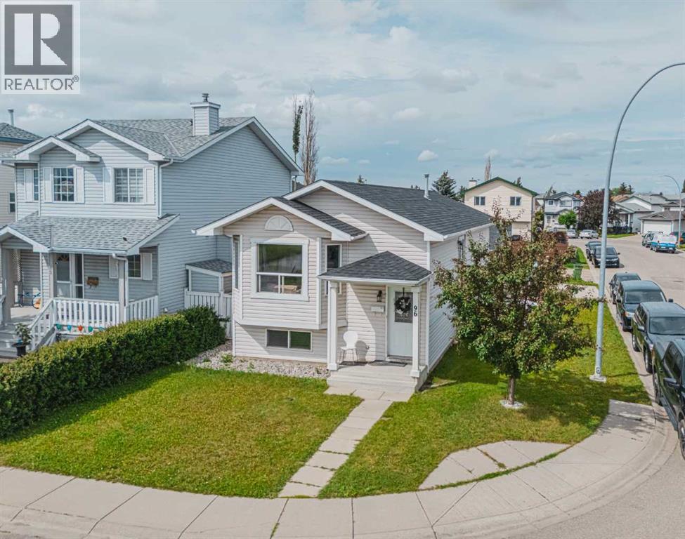 Single Family House Bi-level for Sale in  Appleside Close SE Applewood Park Calgary 