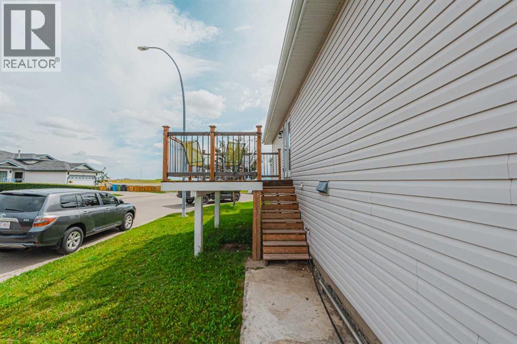 Single Family House Bi-level for Sale in  Appleside Close SE Applewood Park Calgary 