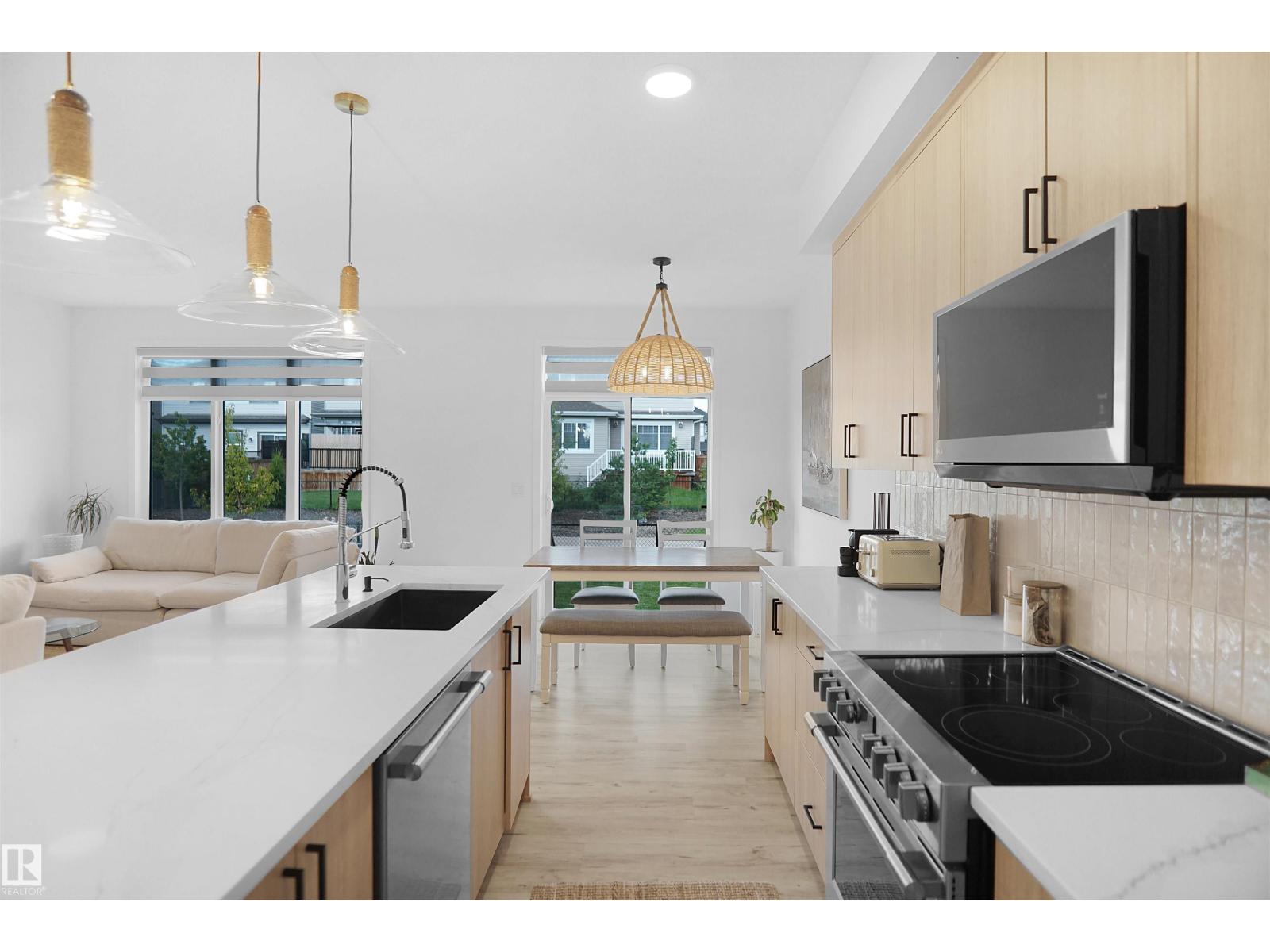 Photo 32 of 16230 19 Av Sw, Edmonton AB