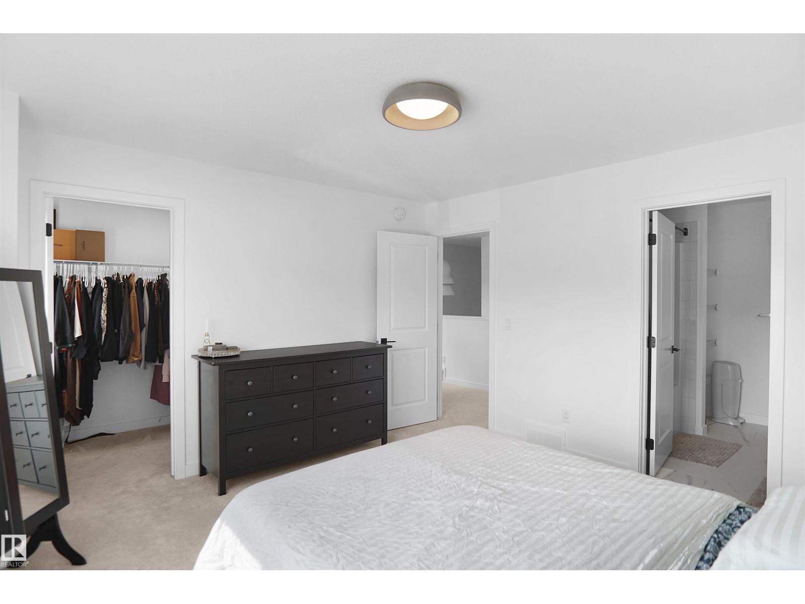 Photo 18 of 16230 19 Av Sw, Edmonton AB