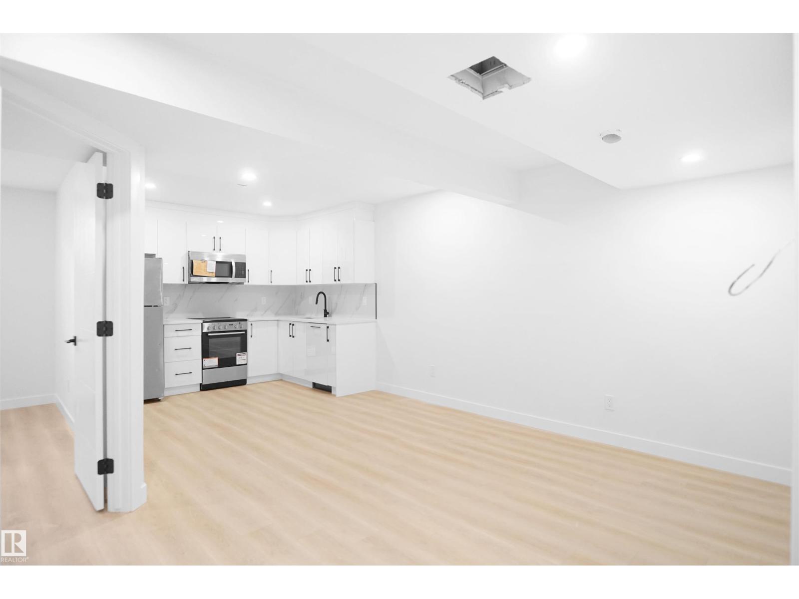 Photo 47 of 16230 19 Av Sw, Edmonton AB