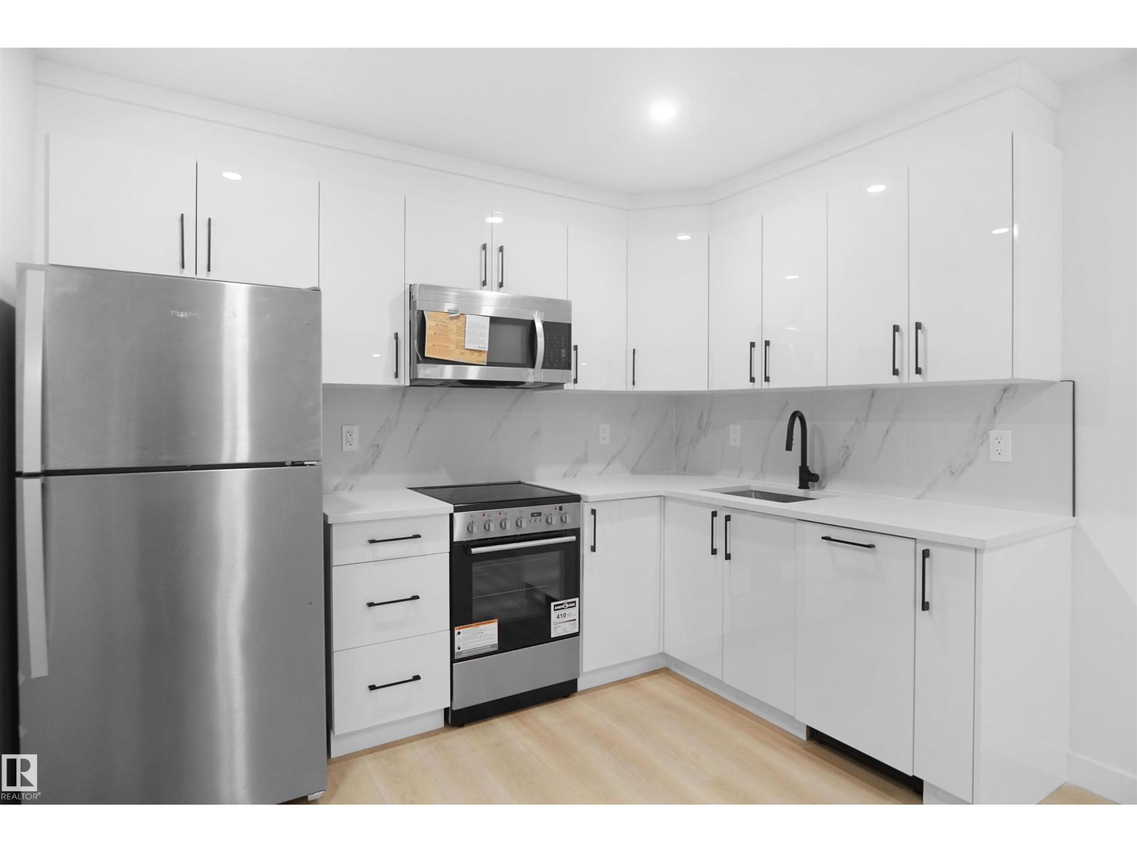 Photo 34 of 16230 19 Av Sw, Edmonton AB