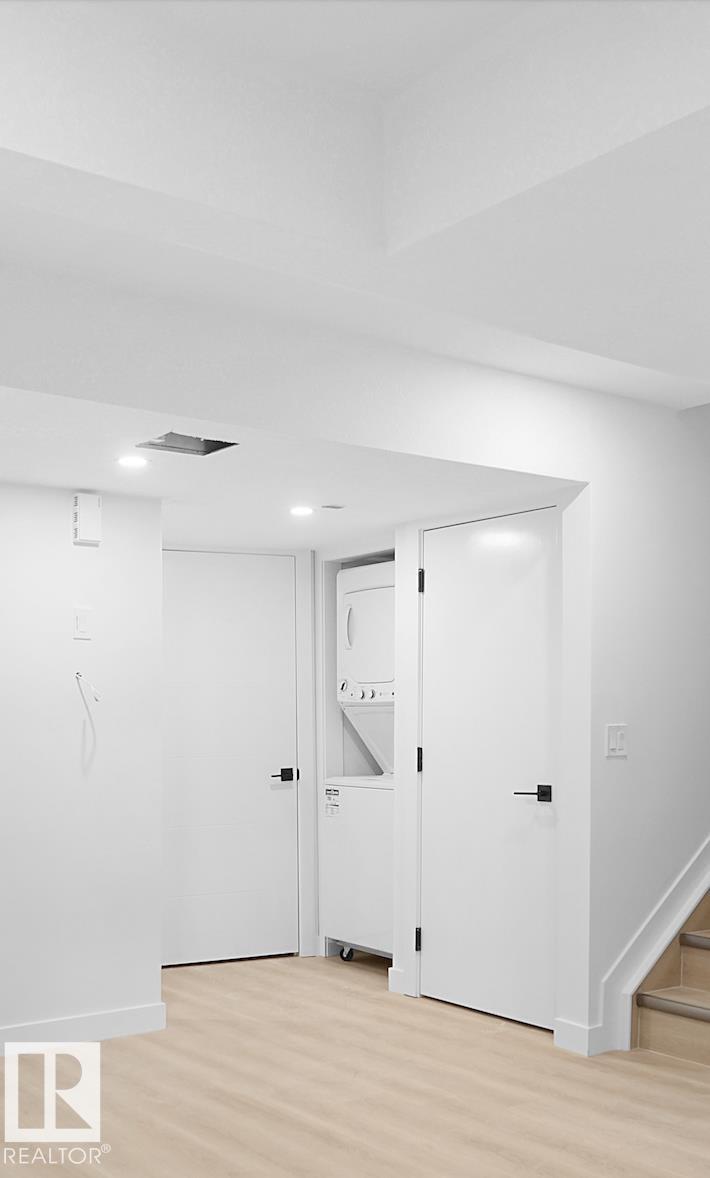 Photo 16 of 16230 19 Av Sw, Edmonton AB