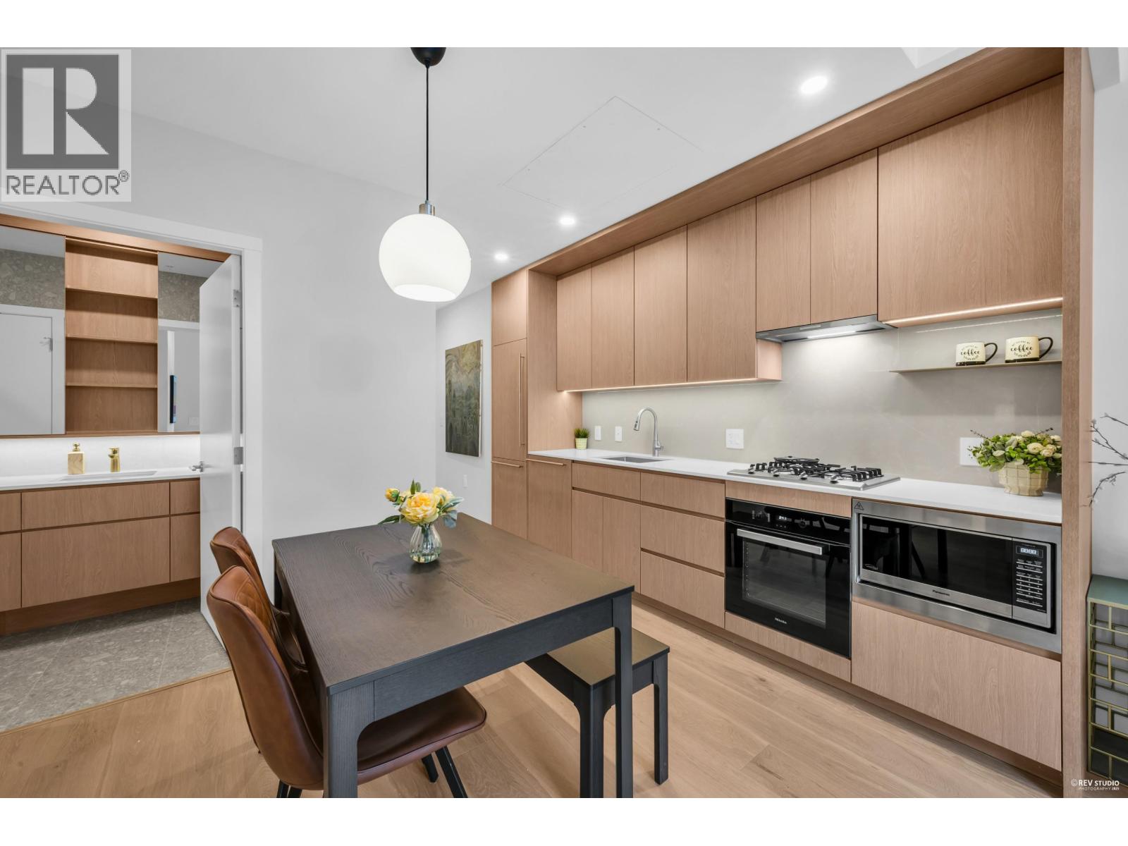 Photo 8 of 104 5212 Cambie Street, Vancouver BC