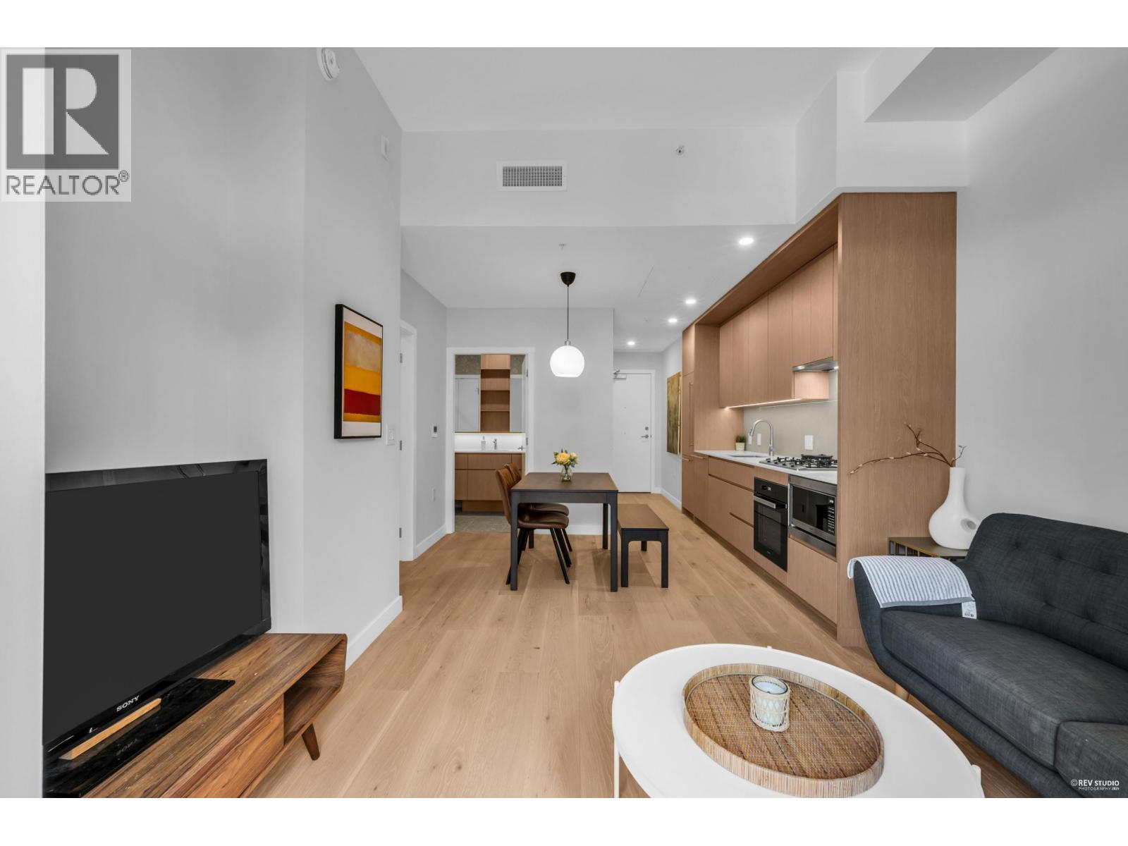 Photo 9 of 104 5212 Cambie Street, Vancouver BC