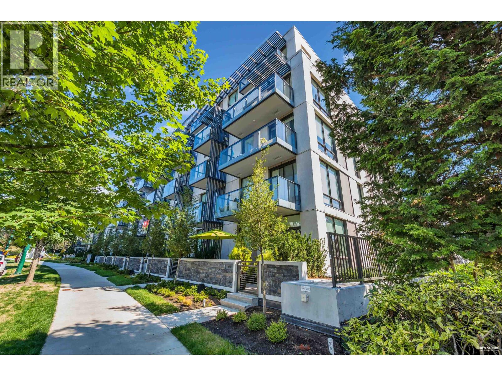 Photo 5 of 104 5212 Cambie Street, Vancouver BC