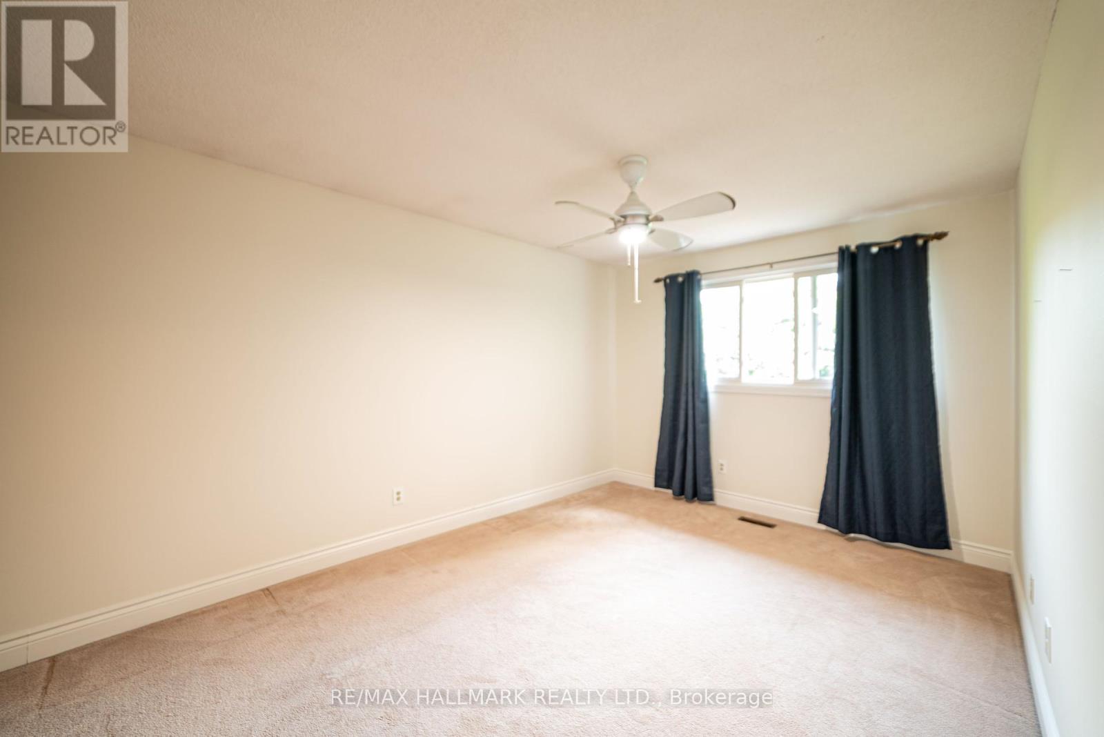 Photo 21 of Main 42 Portland Crescent, Newmarket ON