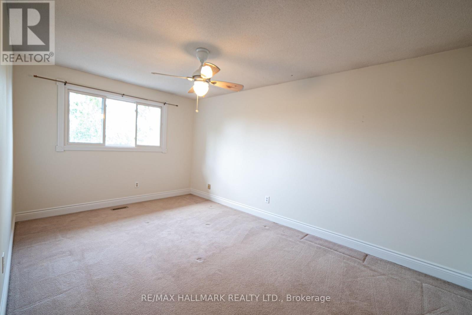 Photo 24 of Main 42 Portland Crescent, Newmarket ON