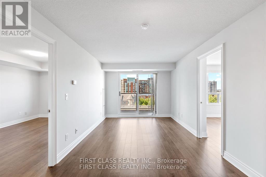 Photo 10 of 805 37 Galleria Parkway, Markham ON