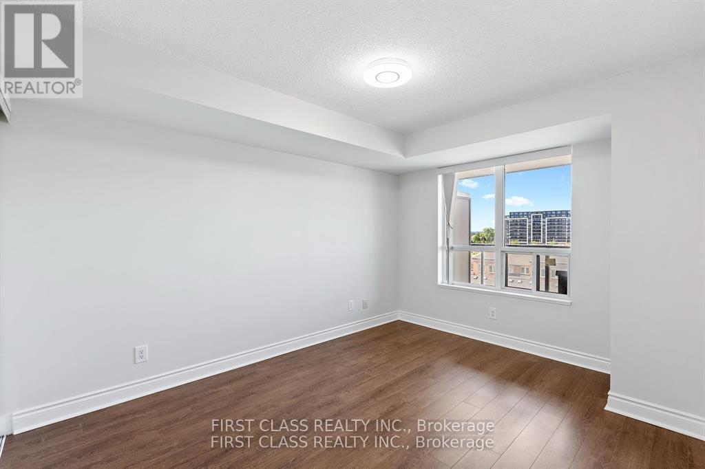Photo 2 of 805 37 Galleria Parkway, Markham ON