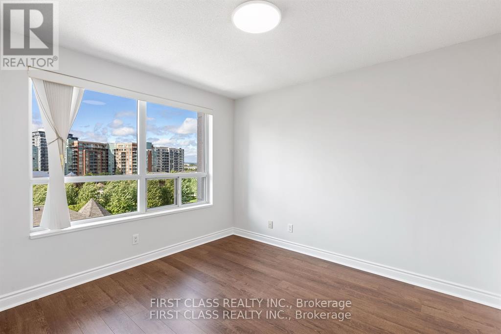 Photo 12 of 805 37 Galleria Parkway, Markham ON