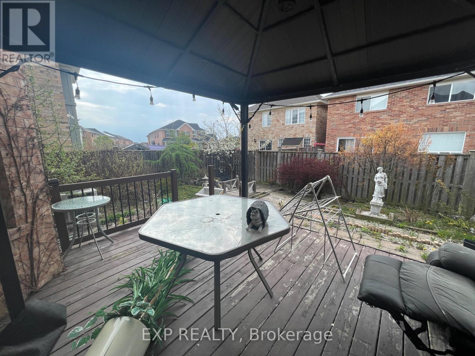 Photo 11 of Main 37 Bayhampton Drive, Brampton ON
