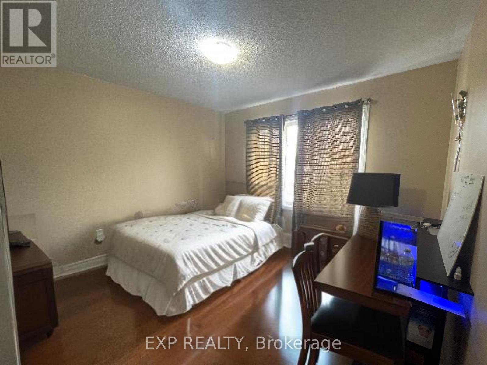 Photo 6 of Main 37 Bayhampton Drive, Brampton ON