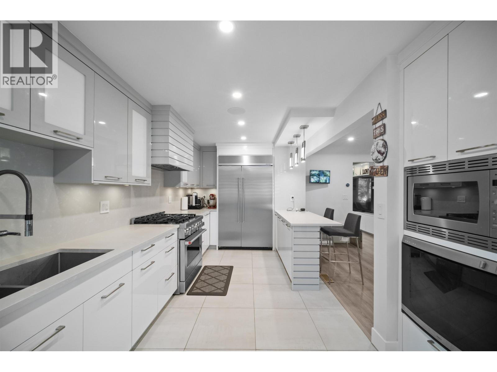 Photo 8 of 6978 Mckinnon Street, Vancouver BC