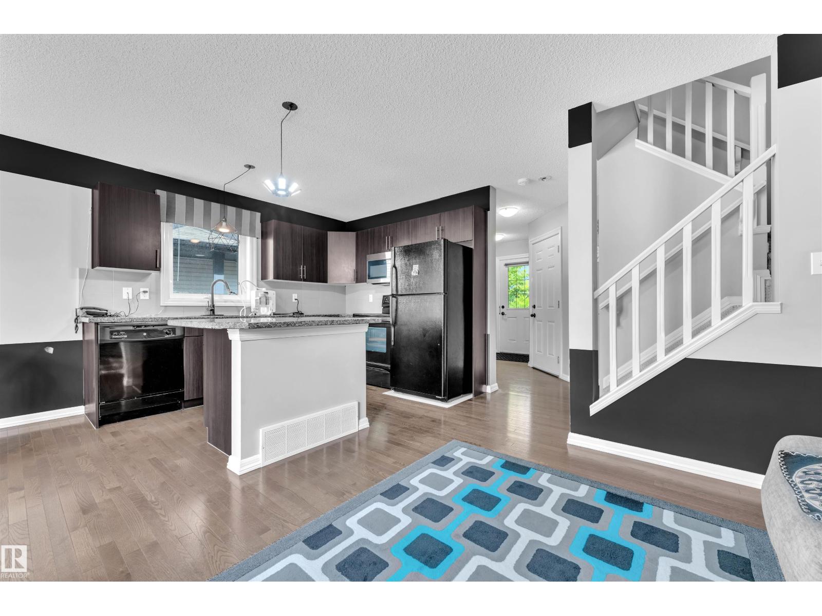 Photo 24 of 108 53 St Sw, Edmonton AB