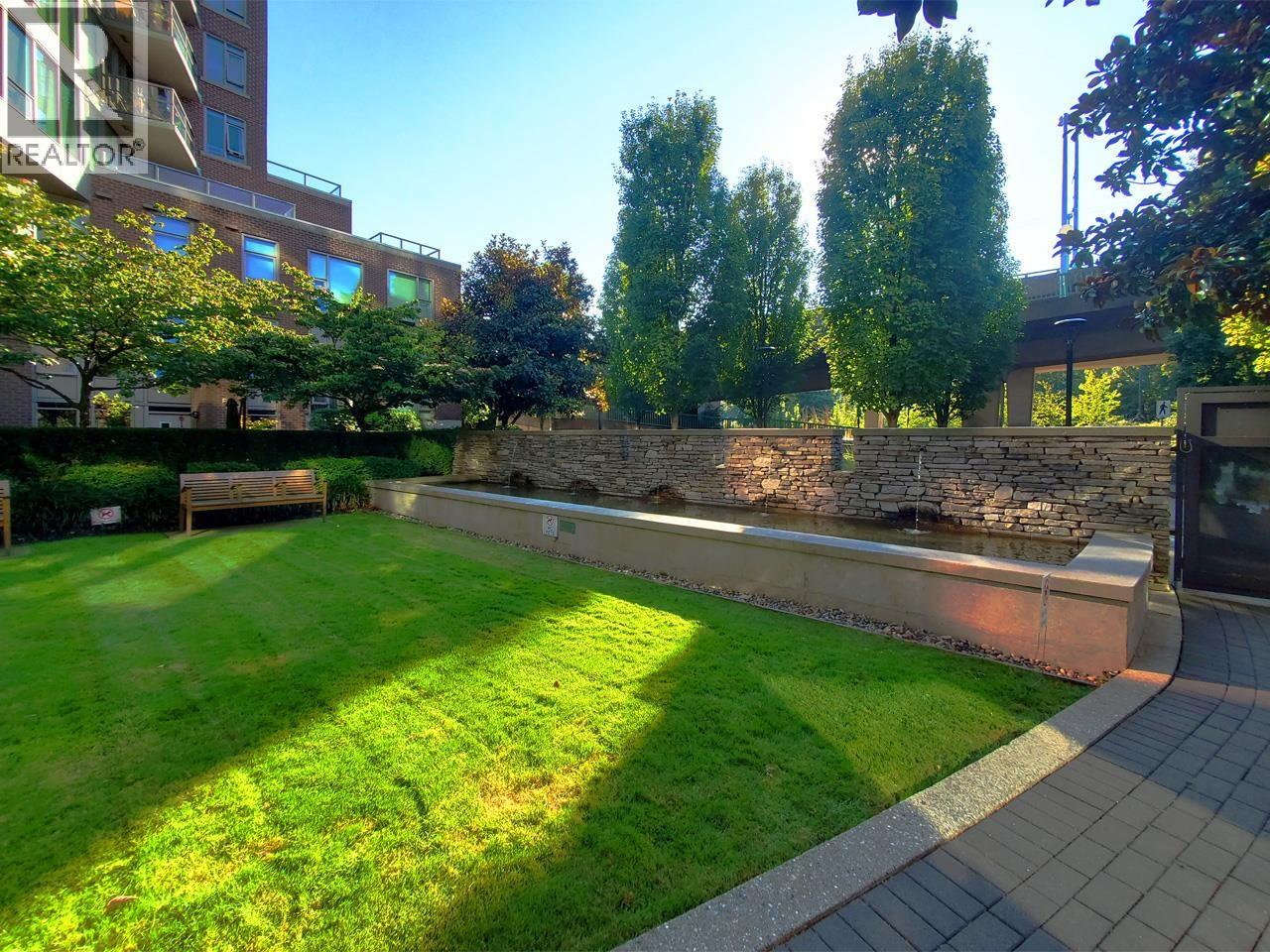 Photo 2 of 202 1919 Wylie Street, Vancouver BC