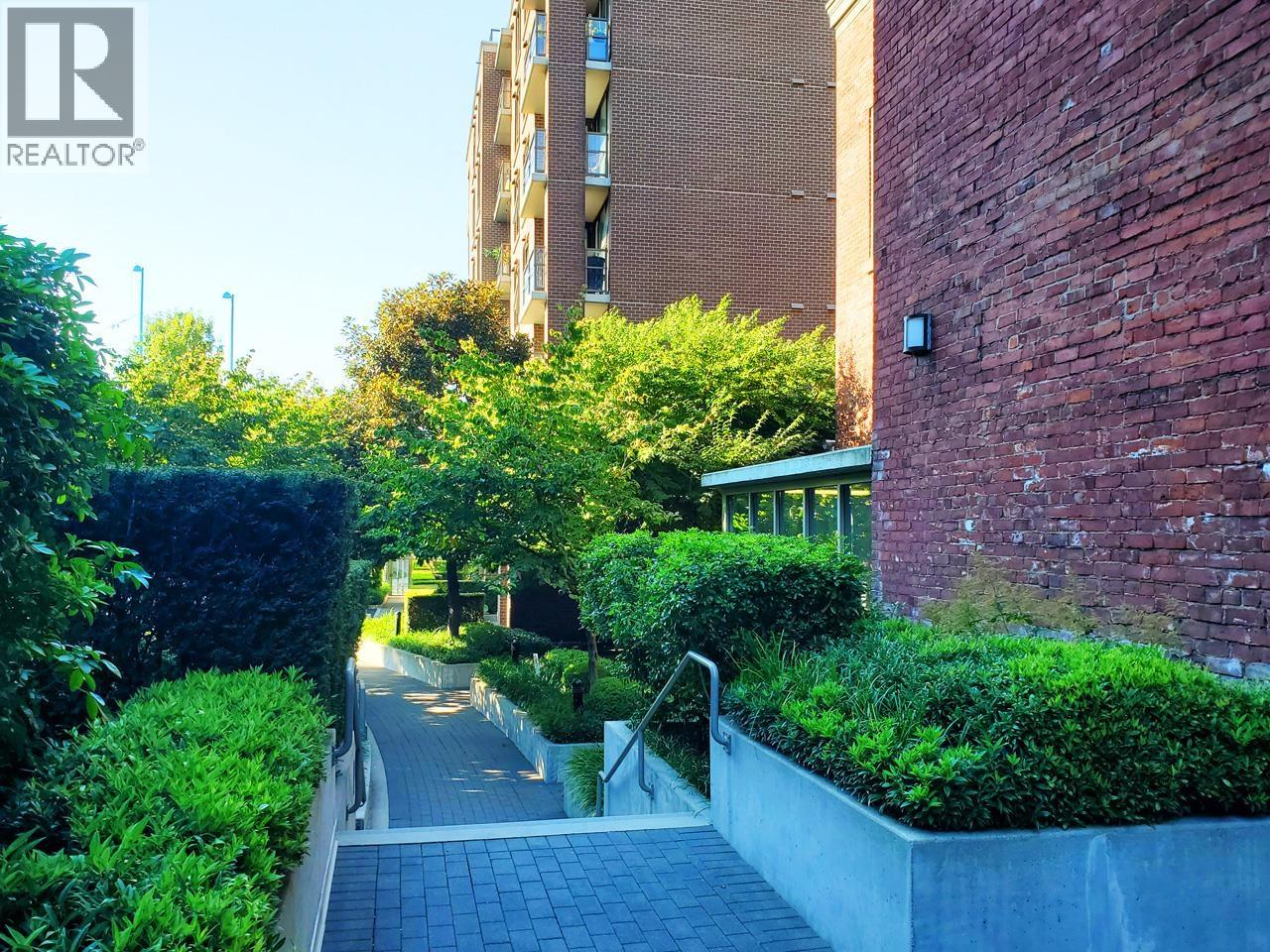 Photo 12 of 202 1919 Wylie Street, Vancouver BC