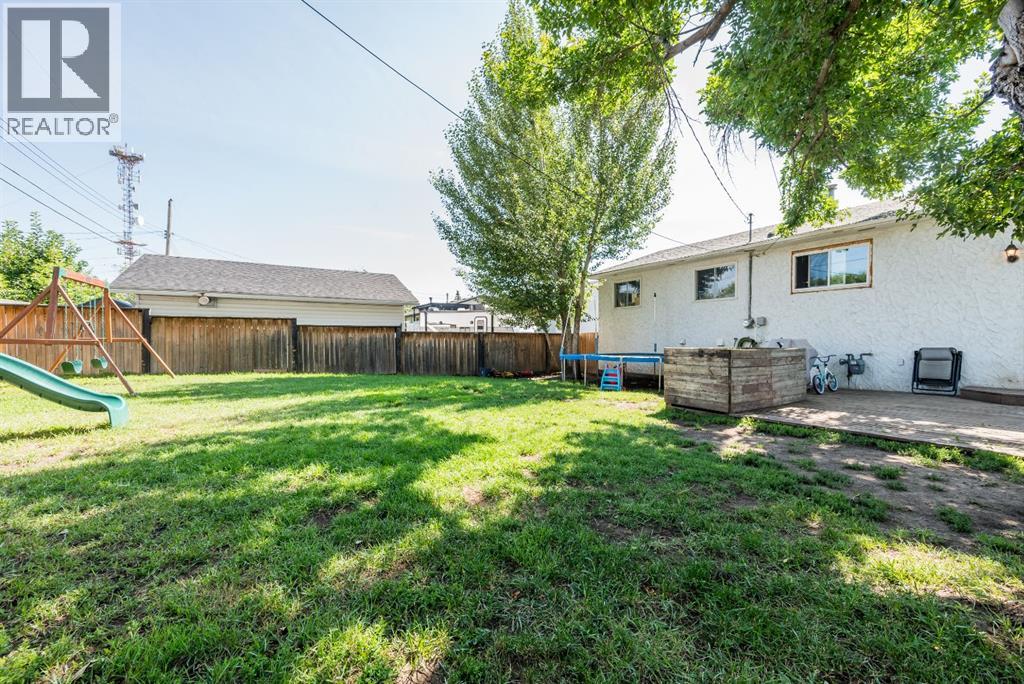Photo 10 of 9224 107 Avenue, Grande Prairie AB