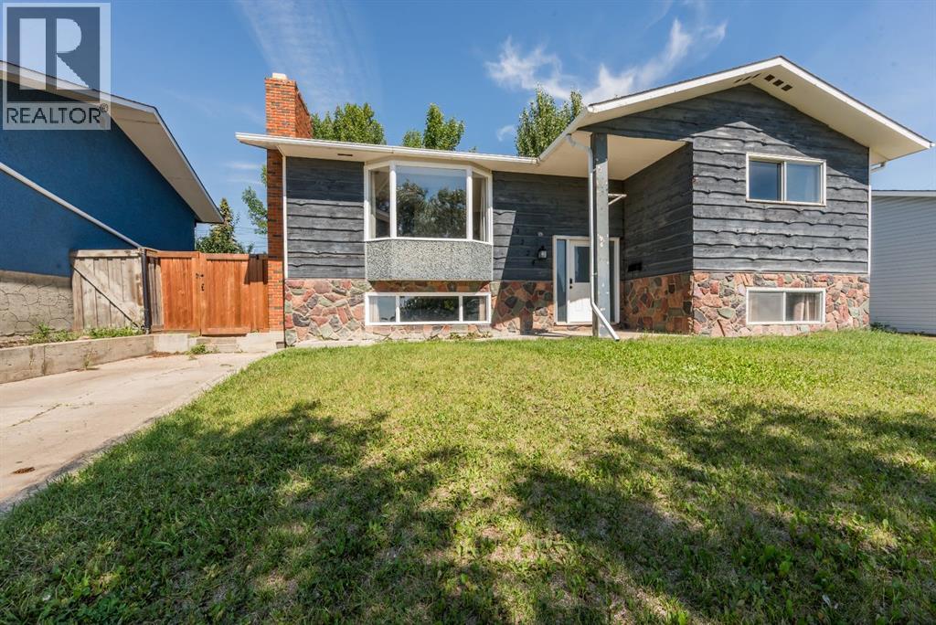 Photo 13 of 9224 107 Avenue, Grande Prairie AB