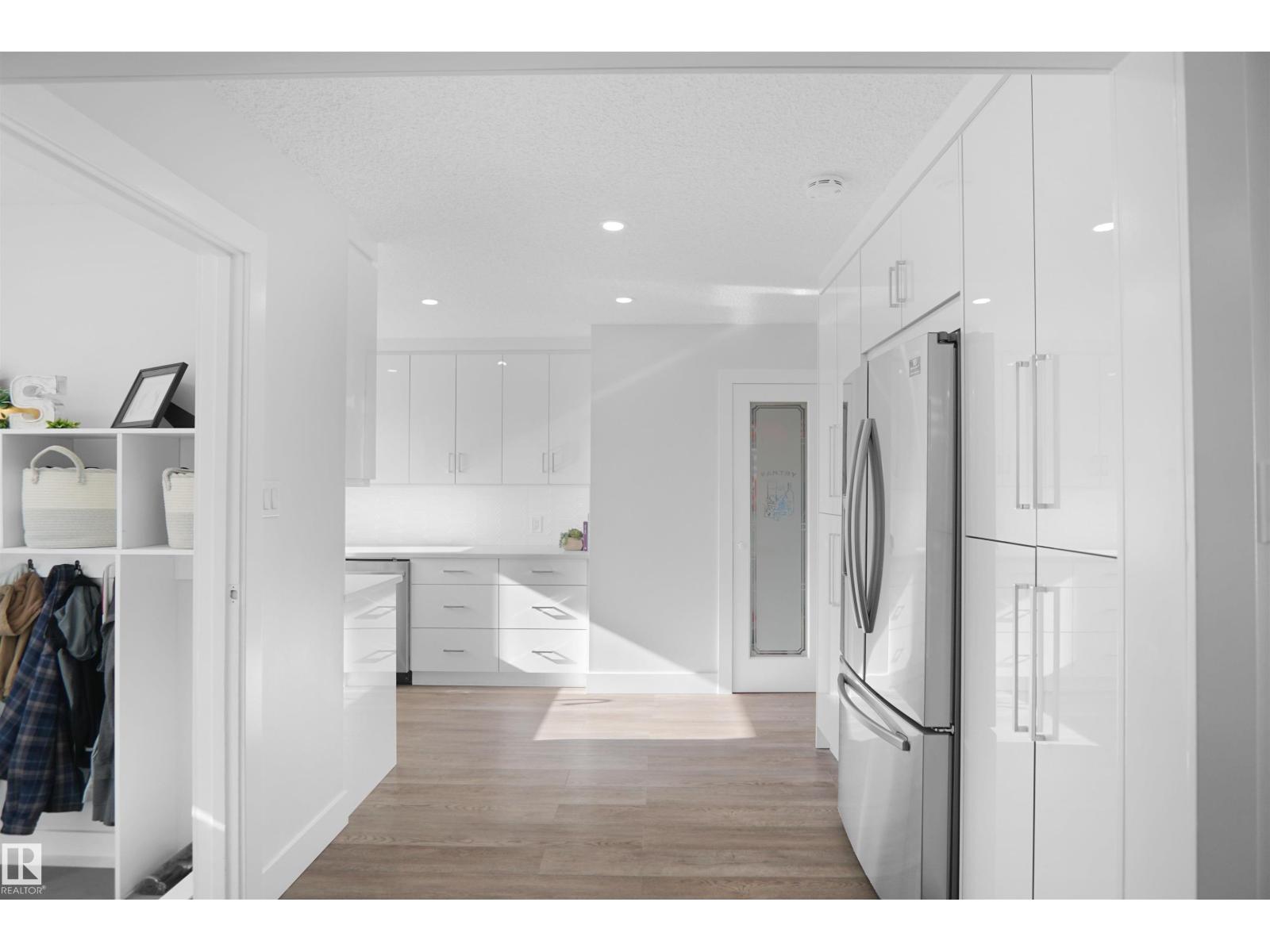 Photo 16 of 15128 88 A St Nw, Edmonton AB