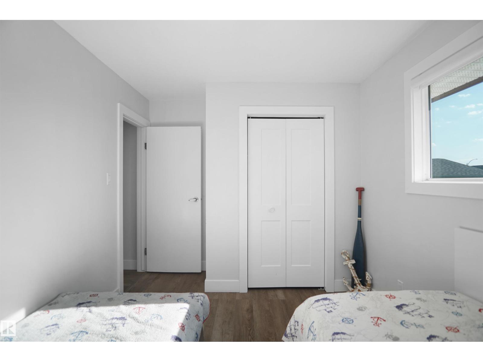 Photo 7 of 15128 88 A St Nw, Edmonton AB