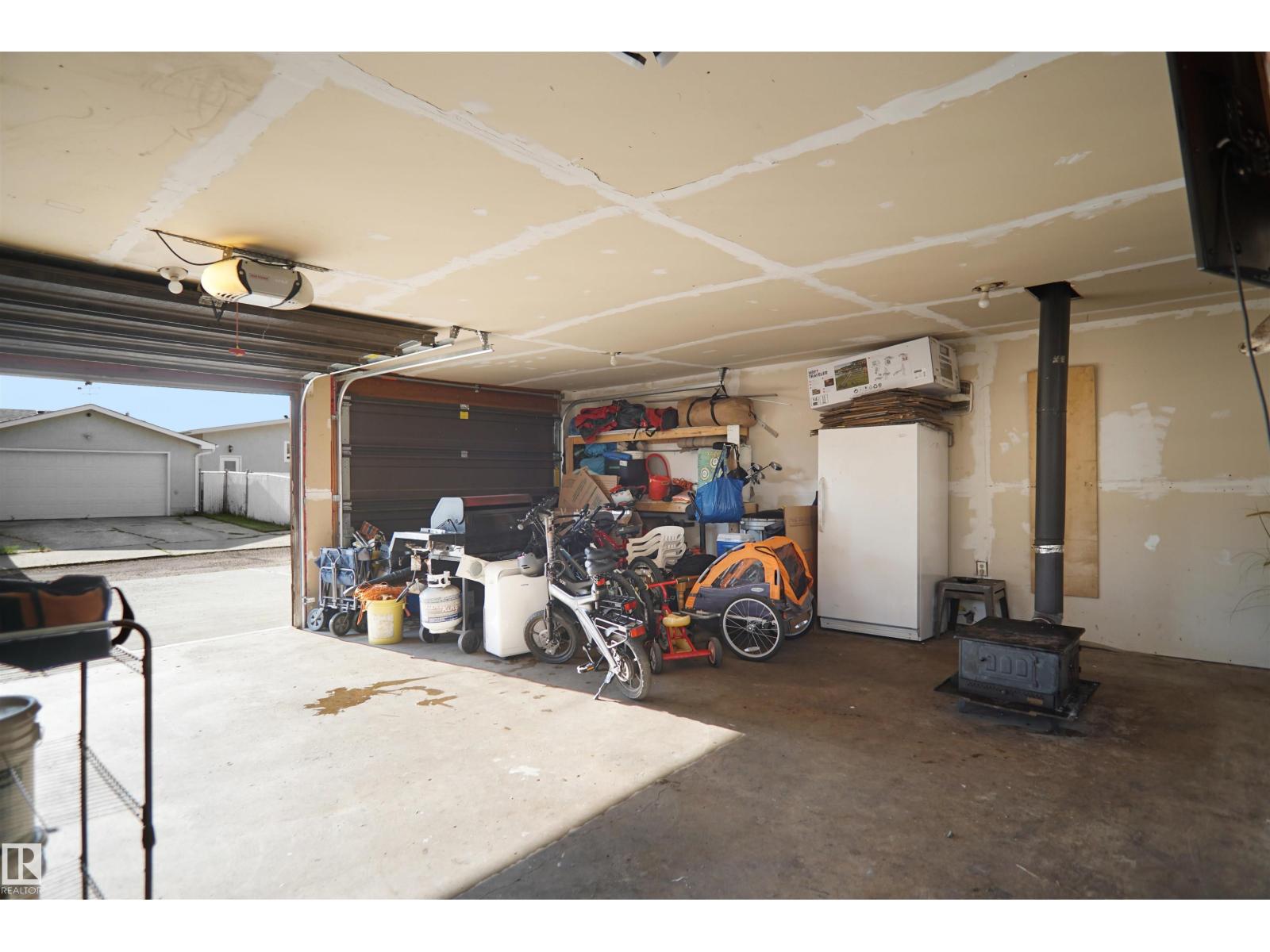 Photo 20 of 15128 88 A St Nw, Edmonton AB